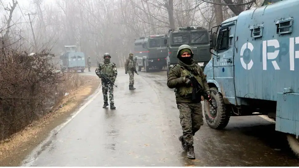 जम्मू-कश्मीर के अवंतीपोरा में सुरक्षा बलों ने हिजबुल आतंकवादी को पकड़ा;  हथियार और गोला बारूद बरामद