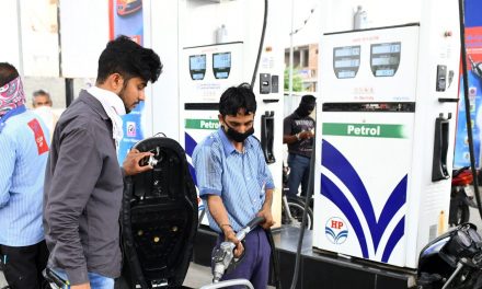 मुंबई, कोलकाता और अन्य शहरों में पेट्रोल, डीजल की कीमतें आज 100 रुपये से अधिक;  अपने शहर में दरें जांचें