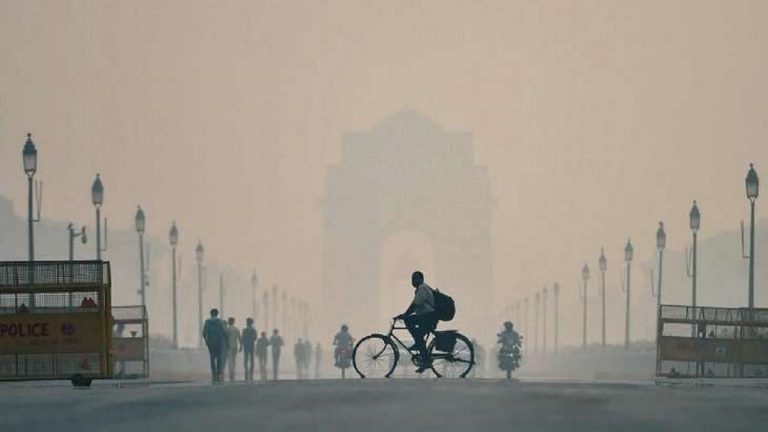 दिल्ली की वायु गुणवत्ता ‘खराब’ घोषित, दिवाली से पहले बेहतर होने की संभावना नहीं