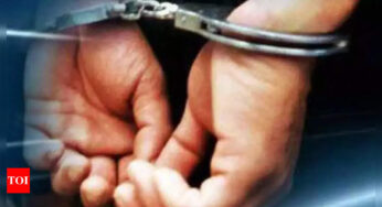 ड्राइवरों को लूटने के लिए टैक्सी, रिक्शा किराये पर लेने वाले 4 मुंबई पुलिस द्वारा गिरफ्तार | मुंबई समाचार – टाइम्स ऑफ इंडिया