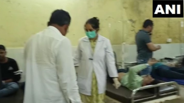 रायगढ़ बस दुर्घटना के बाद अस्पताल में भर्ती छात्र
