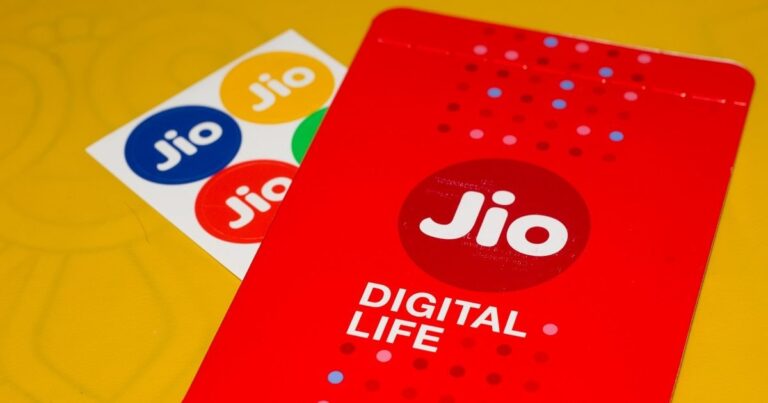 क्रिकेट देखने में कोई रुकावट नहीं होगी, Jio के धांसू प्लान ऐसे हैं कि डेटा खत्म होने का नाम ही नहीं लेंगे
