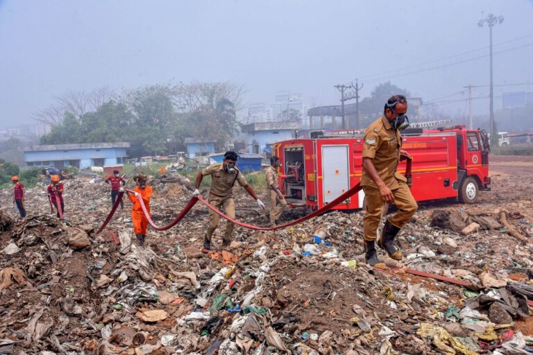 केरल के मुख्यमंत्री ने वैज्ञानिक विशेषज्ञों के साथ विशेष पैनल द्वारा ब्रह्मपुरम अग्निकांड की जांच के आदेश दिए |  विवरण यहाँ
