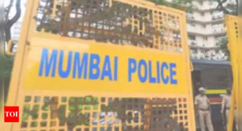 मुंबई के मलाड में सड़क पर जानवरों को खाना खिलाने पर महिला से मारपीट, असंज्ञेय शिकायत दर्ज | मुंबई समाचार – टाइम्स ऑफ इंडिया