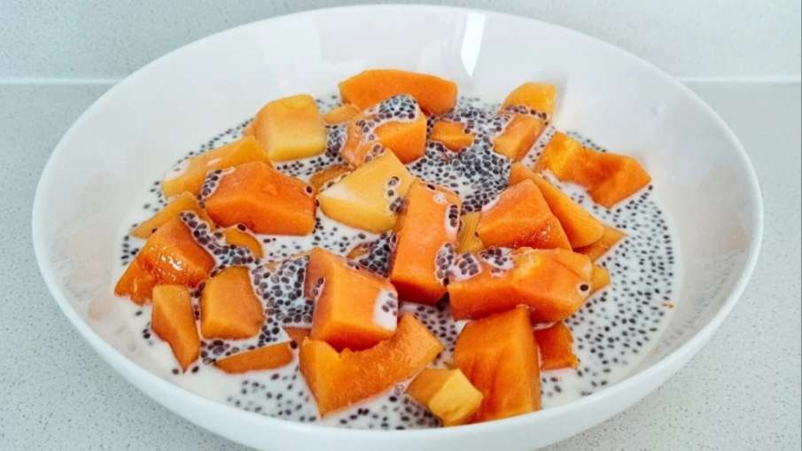 papaya_with_chia_seeds_for_constipation
