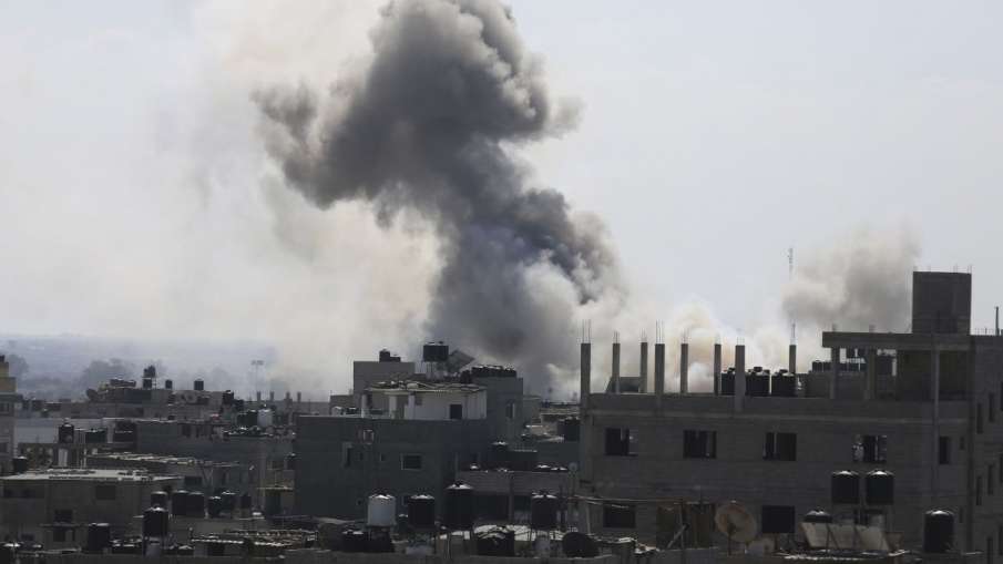 गाजा शहर में इजराइल के बमबारी के बाद धुआंधार विस्फोट