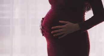 गर्भवती माताओं पर कब्ज का प्रभाव – विशेषज्ञ बताते हैं