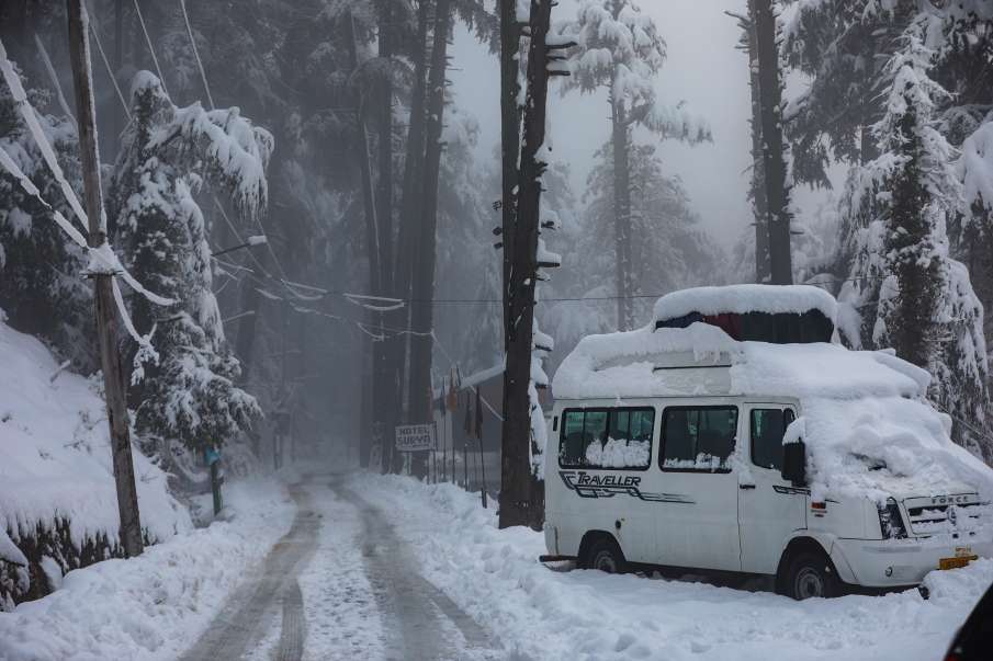 जम्मू कश्मीर में बर्फबारी