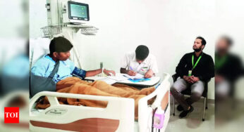 टूटे हुए हाथ वाला किशोर आईसीयू से लिख रहा है एसएससी परीक्षा | मुंबई समाचार – टाइम्स ऑफ इंडिया