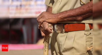 फल विक्रेता से 5.60 लाख रुपये ठगने के आरोप में कांस्टेबल पर मामला दर्ज | मुंबई समाचार – टाइम्स ऑफ इंडिया