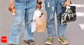 मुंबई के कॉलेज ने दूसरे दिन भी ड्रेस कोड का उल्लंघन करने वाले छात्रों को वापस भेजा | मुंबई समाचार – टाइम्स ऑफ इंडिया
