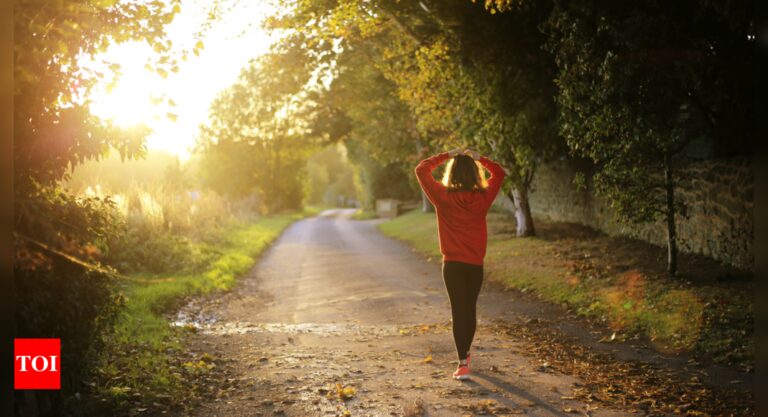 पैदल चलने के फायदे: 10 मिनट पैदल चलने से दिल की सेहत में सुधार | – टाइम्स ऑफ इंडिया
