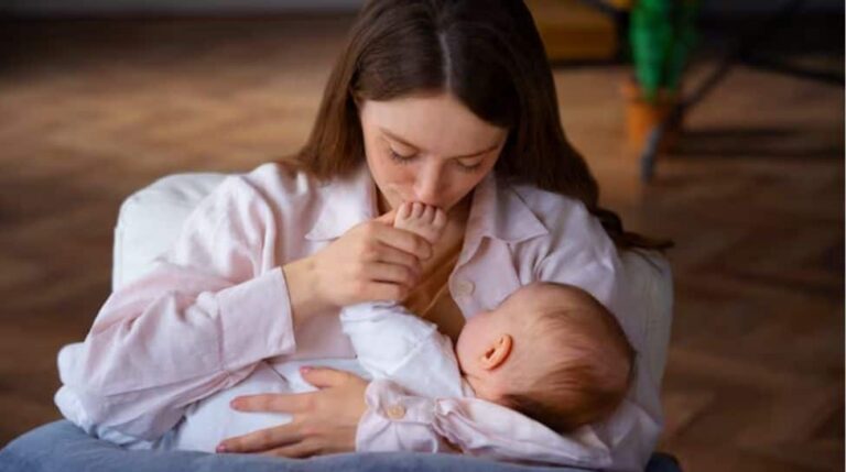 स्तनपान: स्तन कैंसर के खिलाफ एक प्राकृतिक बचाव