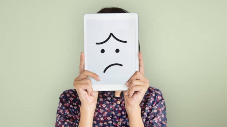 ख़राब मूड: जीवन, काम और रिश्तों पर प्रभाव की जाँच करें