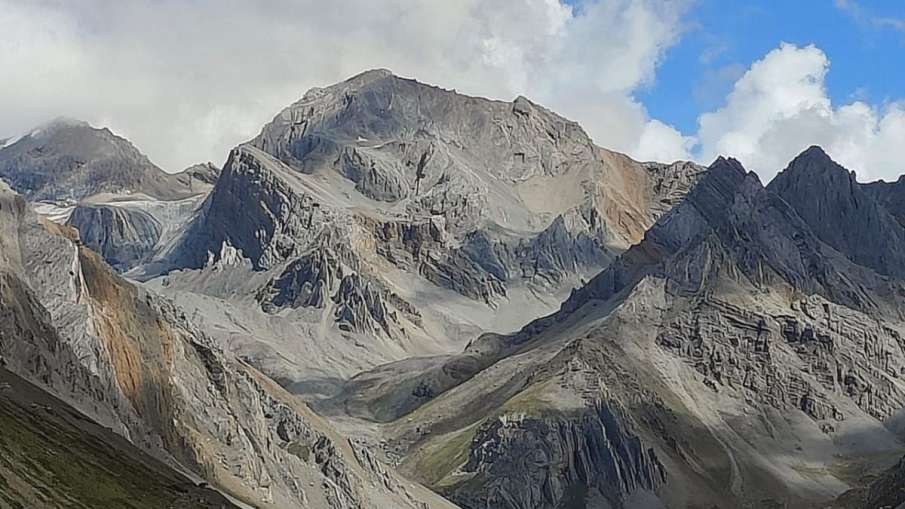 उत्तराखंड के ओम पर्वत से 'ओम' और बर्फ गायब 