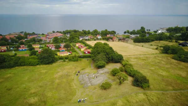 सनस्टोन्स (1)