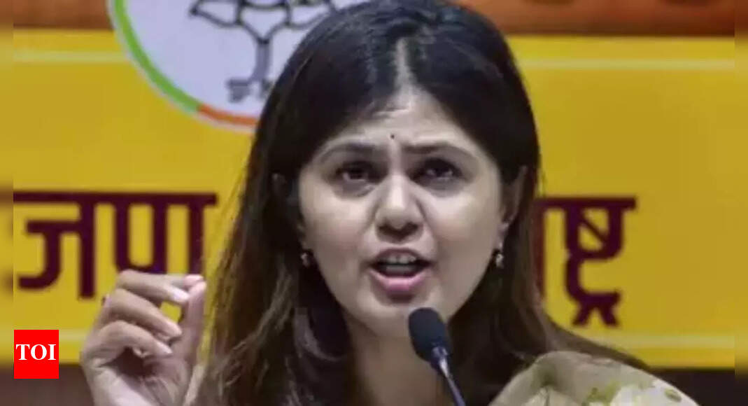 'सैफ पर हमले ने छोड़ा मनोवैज्ञानिक असर', बोलीं पंकजा मुंडे; निष्पक्ष जांच और सख्त कार्रवाई की मांग | मुंबई समाचार - द टाइम्स ऑफ इंडिया 