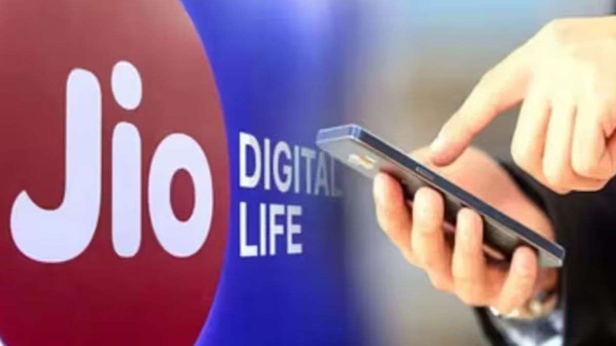 JioCinema प्लान्स की कीमत में Jio ने 51% तक की कटौती, दर्शकों की बढ़ी मौज - India TV हिंदी 