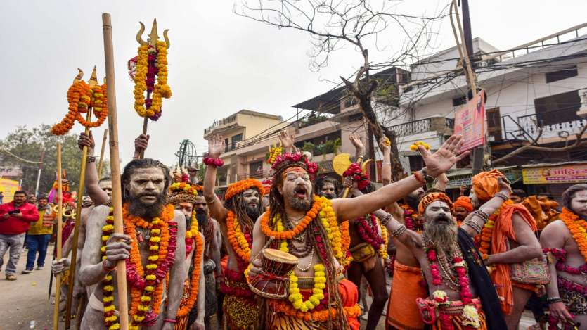 महाकुंभ मेले के दौरान, वे एक प्रमुख भूमिका निभाते हैं, जो भक्ति और तपस्या की भावना का प्रतीक है। उनकी उपस्थिति में एक रहस्यमयी समुद्री डाकू है, जो तीर्थयात्रियों और ज्वालामुखी को समान रूप से आकर्षित करता है।