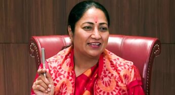 दिल्ली सीएम रेखा गुप्ता कुर्सियां ​​कुंजी अप्रैल-एंड तक 70 से अधिक आयु वर्ग के सभी आय समूहों के लिए आयुष्मान कार्ड लॉन्च करने के लिए मिलती हैं