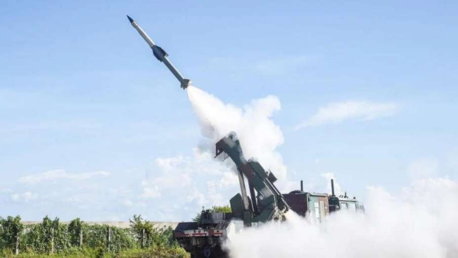 तंग करना तंग करना