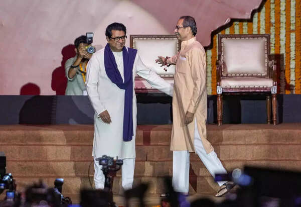 मुंबई में MNS-SHIV SENA (UBT) संयुक्त रैली