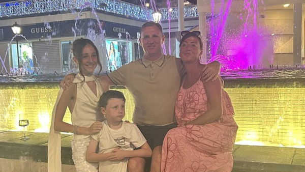 परिवार के एक दोस्त ने प्लास्टर मिस्टर ब्रोघम और दो बच्चों को सात और 13 वर्ष की आयु के दो बच्चों का समर्थन करने के लिए एक GoFundMe पेज स्थापित किया है, जबकि वे टेनेरिफ़ में फंसे हुए हैं।