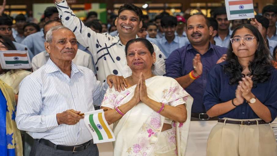 शुभांशु शुक्ला माता -पिता शुभांशु शुक्ला माता -पिता