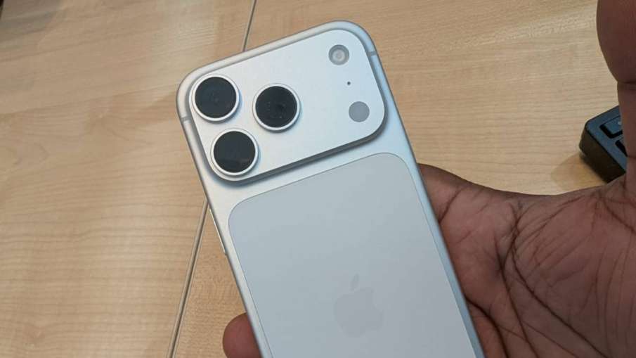 आईफोन 17 प्रो