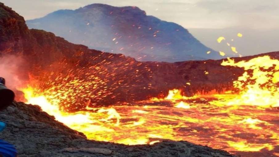 विस्फोट में विस्फोट विस्फोट में विस्फोट