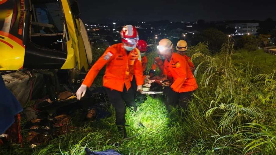 इंडोनेशिया बस दुर्घटना