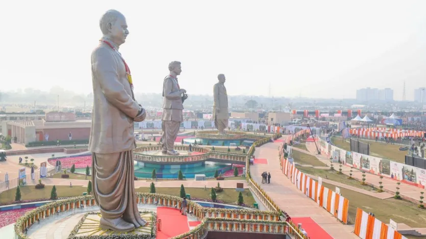 जान लें कि नेशनल डेवलपमेंट अथॉरिटी की तरफ से करीब 230 करोड़ रुपये की लागत से बनाई गई नेशन इंस्पिरेशन साइट दुबग्गा के बसंत कुंज योजना क्षेत्र में एनामिक नदी के तट पर 65 एकड़ में फैली हुई है। डीए एल के अधिकारियों के मुताबिक, इस जगह पर पहले करीब 6.5 लाख टन कचरा निकाला गया था। उद्देश्य स्थल का निर्माण करने के लिए वैज्ञानिक तरीके से प्रसंस्कृत द्वारा साफ किया गया। डेकोरेशन रीस्टोर के तौर पर पूरे इलाके में मियावाकी तकनीक का इस्तेमाल करके करीब 50 हजार पेड़ लगाए गए। इससे कभी-कभी बड़े-बड़े झुंडों से भरी जगहों पर सांस्कृतिक पुस्तकालय, धार्मिक स्थल और सार्वजनिक उपयोग के लिए हरे इलाकों में जगहें बनाई गईं।