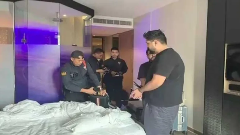 गोआ पुलिस के वकील अभिनव मुखर्जी ने कहा कि पशु चिकित्सकों ने कहा कि मुझे ऑपरेशन के बारे में अधिक जानकारी नहीं है और मैं काम की वजह से यात्रा कर रहा था और यह यात्रा घटना से पहले हुई है। लेकिन गोइंग पुलिस ने कोर्ट को लाइसेंस एग्रीमेंट दिखाते हुए बताया कि इनके पास इसका लाइसेंस नहीं है।