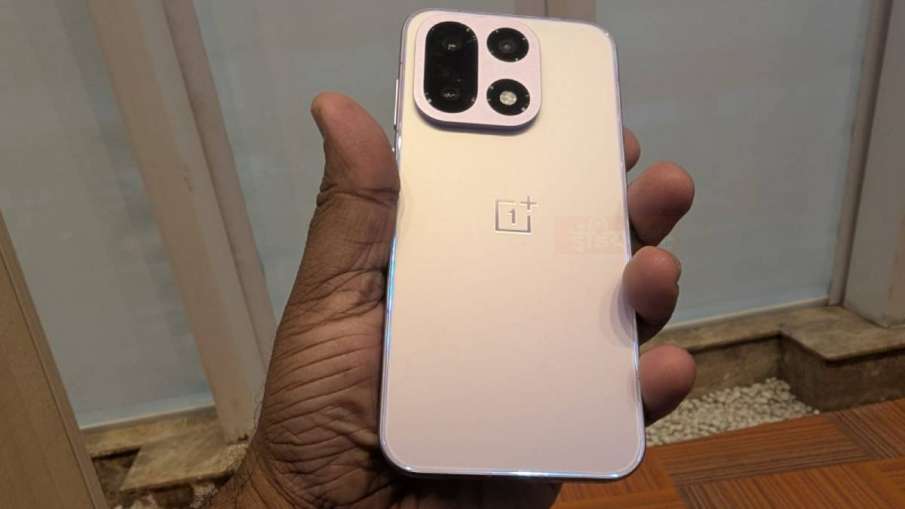 वनप्लस 15 की समीक्षा