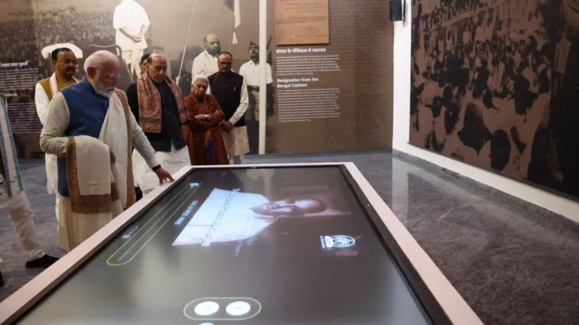 नेशन इंस्पिरेशन साइट्स में ऑटोमोबाइल्स, स्टोरेज एरिया, कैफेटेरिया, फ़्लैग फ़्रैक्शन की जगहें और 3 हेलीपैड भी हैं। बौद्ध नदी के किनारे शांत महासागर का डिज़ाइन किया गया राष्ट्र प्रेरणा स्थल का उद्देश्य इतिहास, समानता और पर्यावरण का संगम है। इस नई ऐतिहासिक जगह को लेकर लोग भी बेहद उत्सुक हैं क्योंकि यह एक ऐसी जगह है जहां पहले कभी कचरे के ढेर लगे होते थे। 