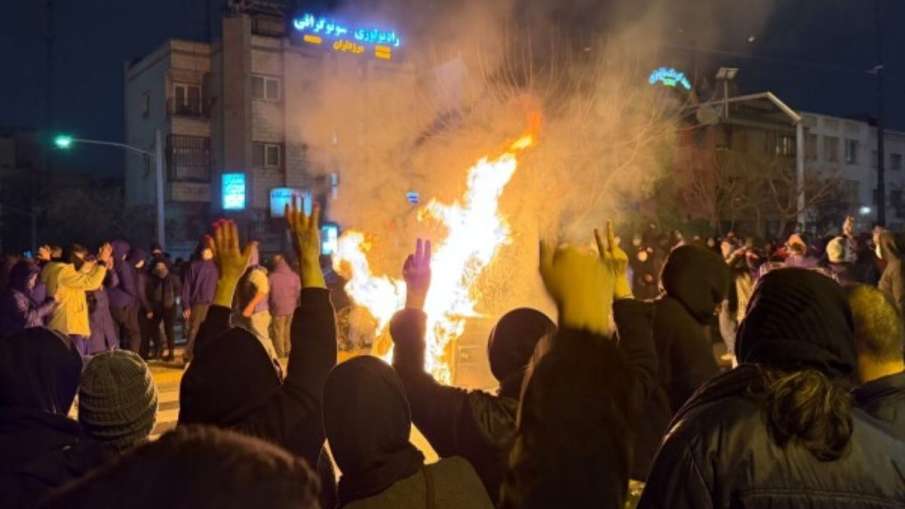 अमेरिकी ईरान संघर्ष, अमेरिकी ईरान संघर्ष व्याख्याता, ईरान विरोध संकट