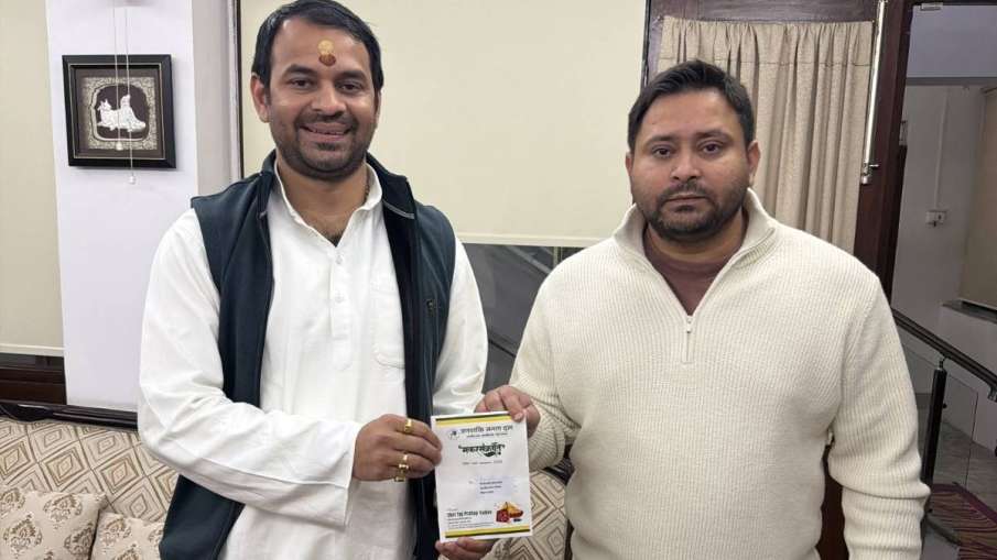   भाई उपवास से मिले तेज प्रताप यादव