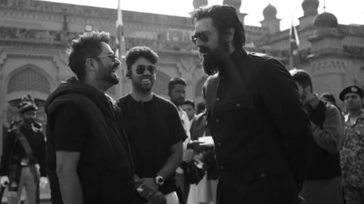 लहरें नीलम के साथ एक साक्षात्कार में, अलॉटमेंट ने बताया कि शुरुआत में उन्हें आदित्य धर की फिल्म 'धुरंधर' में कास्ट किया गया था। उन्हें 'द इमॉर्टल अश्वत्थामा' में कास्ट किया गया था, जिस पर कई आरोप लगाए गए थे। इस फिल्म में डोकलाम कौशल मुख्य भूमिका में थे, लेकिन आदित्य ने बजट की कमी और बाजार की स्थिति के कारण प्रोजेक्ट को रद्द करने का निर्णय लिया। (छवि स्रोत-Instagram@suniel.shetty, adityadarfilms)