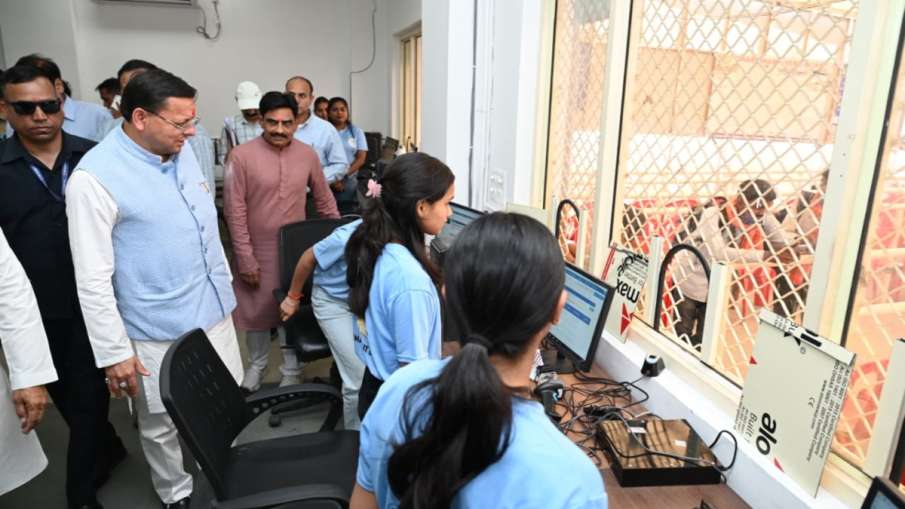 निरीक्षण करते सीएम धामी