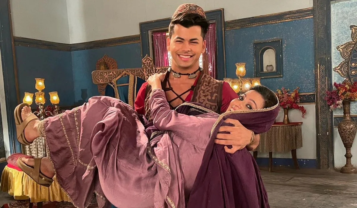 सिद्धार्थ कॉर्पोरेशन ने अपने बिजनेस से एक पुराना किस्सा साझा किया। उन्होंने बताया कि एबॉयड के दौरान वहां एक आदमी था, जो यह दावा कर रहा था, 'सिद्धार्थ अलादीन का किरदार नहीं निभाएगा।' उन्होंने अभी-अभी अशोक सम्राट में अशोक का रोल किया है, जबकि 'अलादीन' एक बहुत ही मजेदार, चंचल और प्यारा किरदार है। 'सिद्धार्थ का मिज़ाज गर्म है।'