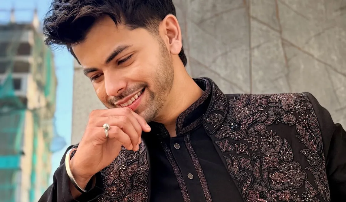 इस बारे में अब हैशटैग उन्हें हँसी आती है। उन्होंने कहा, 'और फिर मैं इस पर हंसता हूं और हैरान हूं और सोचता हूं कि यार मैं तो बिल्कुल भी अग्रेसिव नहीं हूं।' यह तो मेरा किरदार है जो अग्रेसिव है। हां, मैं दो साल तक अशोक सम्राट के साथ काम कर चुका हूं, लेकिन मैं उस तस्वीर को अपने साथ बिल्कुल भी लेकर नहीं चल रहा हूं। मैं उस शो का कोई भी बोझ अपने साथ नहीं ढो रहा हूं।'