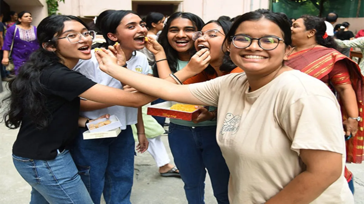 प्रारंभिक जांच में सामने आया कि वायरल प्रश्न और वास्तविक परीक्षण के मॉडल में समानता थी। सिद्धांत के अनुसार बायोलॉजी के 90 में से 90 प्रश्न हूबहू मैच पाए गए, जबकि केमिस्ट्री के 46 में से 35 प्रश्न एक जैसे मिले। कई फाइलों में लाइन, कॉमा और शब्द तक नहीं बदले गए।